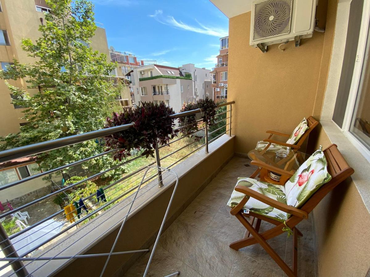 Apartment Dione *